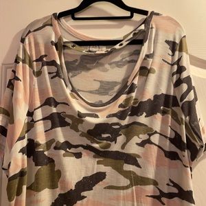 Maurice’s camo tee